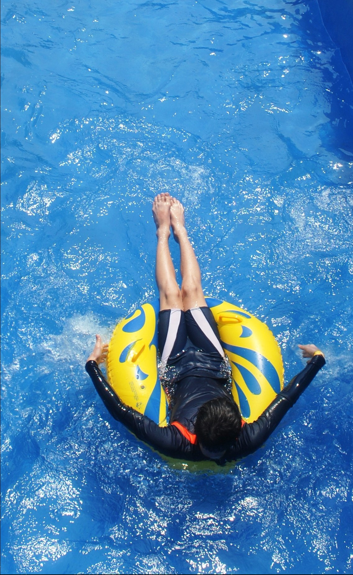 floating1-e1522659978933.jpg