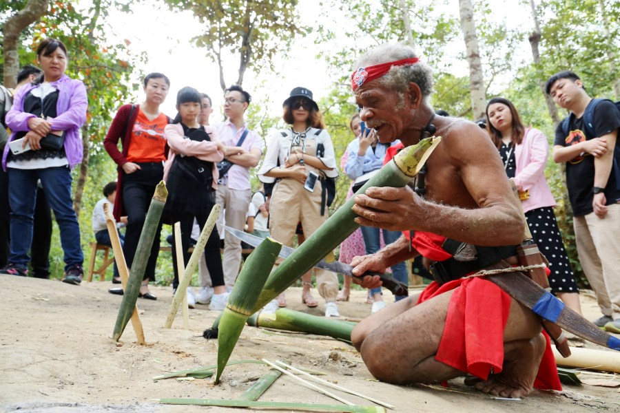 cruise passengers visit subic ayta village