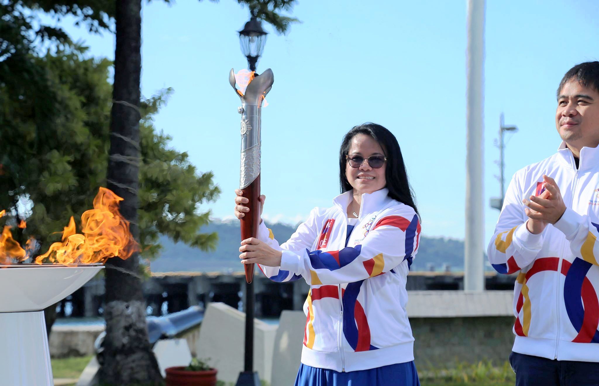 1 - subic seag cauldron lighting