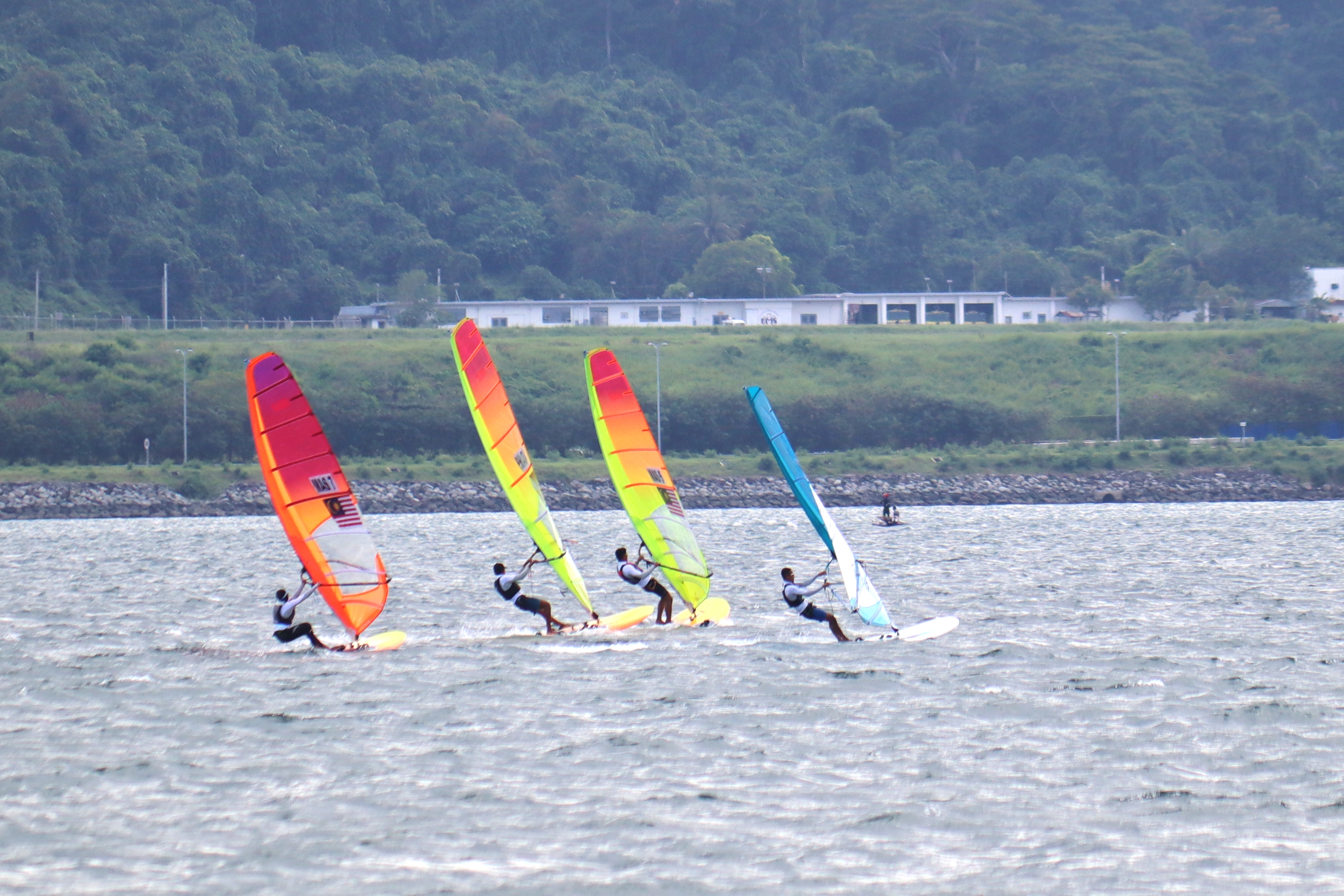 04dec - 10 - windsurfing2.JPG