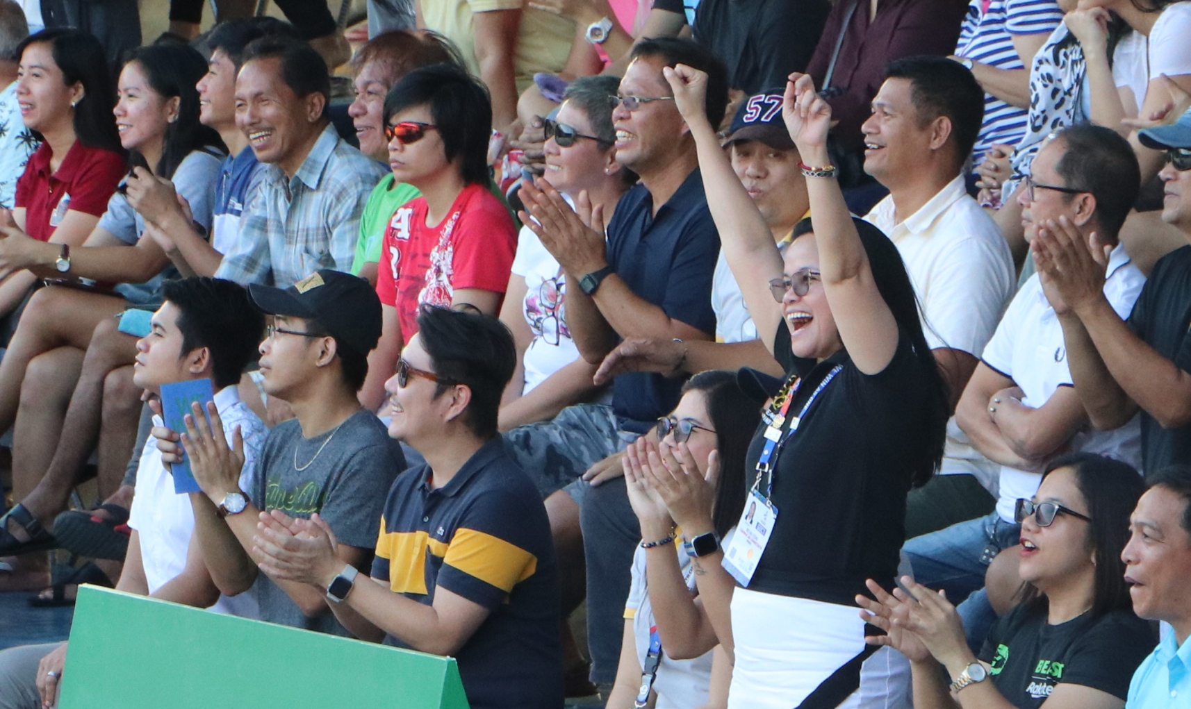 04dec - 6 - chairman eisma at beach volleyball