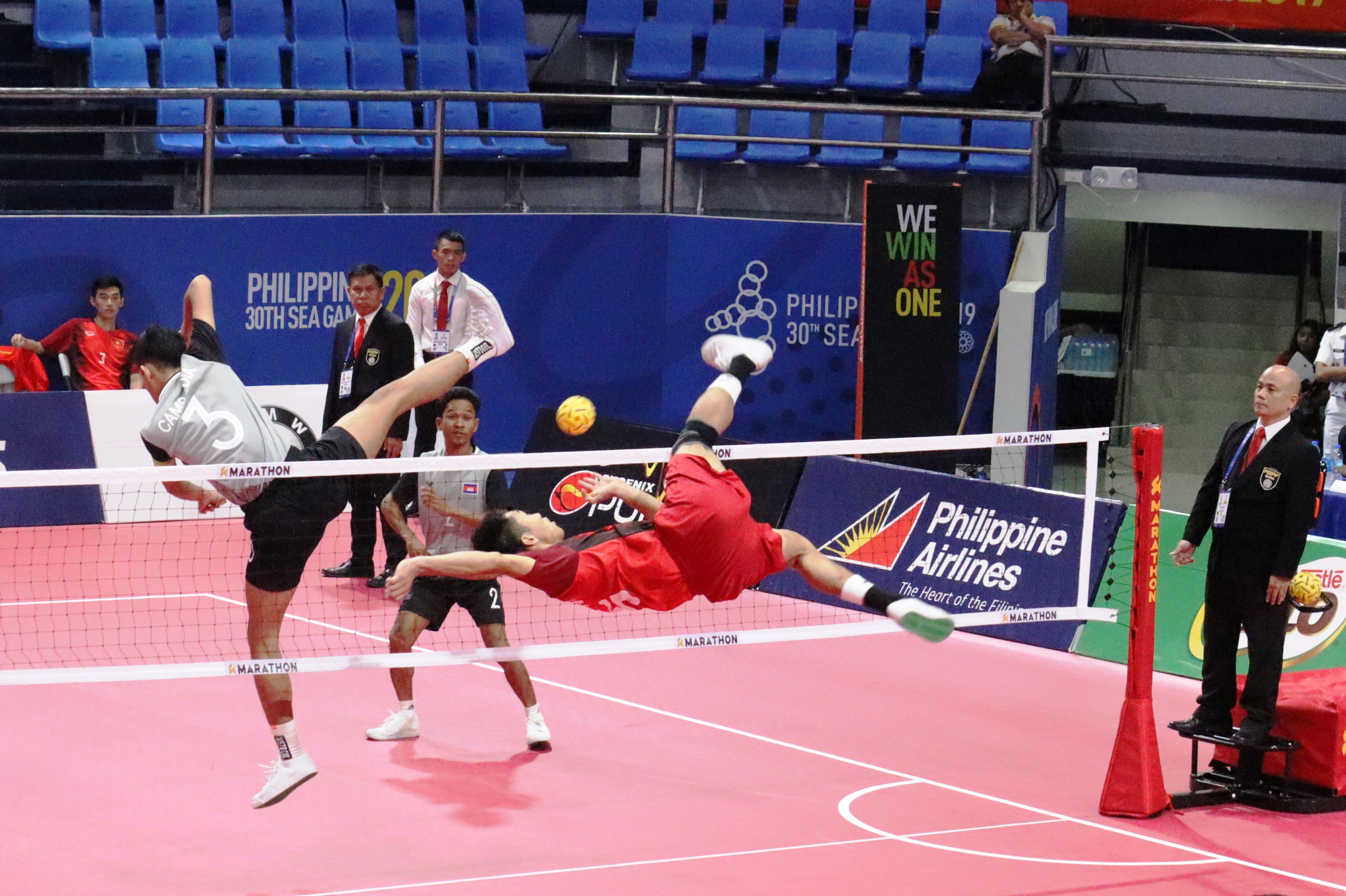 04dec - 7 - sepak takraw1