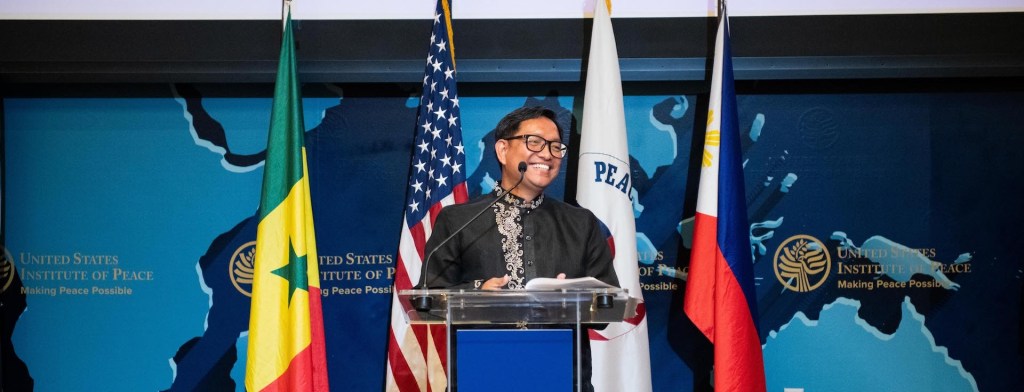 Olongapeño is first Filipino to get U.S. Peace Corps’ prestigious John F. Kennedy Service Award 