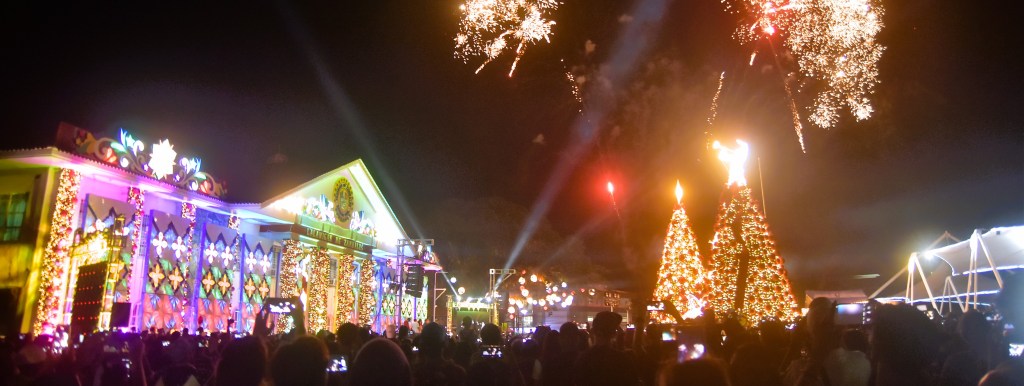 Zambales begins Christmas season with Capitol light&nbsp;display