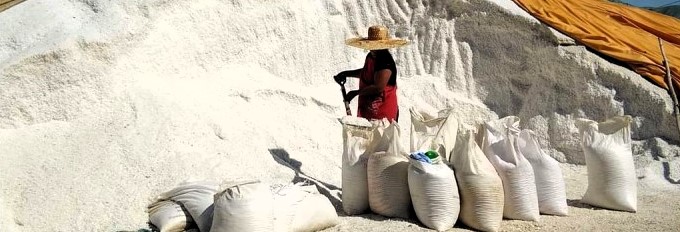 Salt producers in Zambales, Aurora adopt solar&nbsp;technology