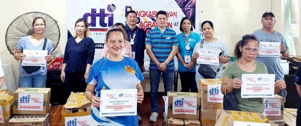 75 individuals in Zambales receive livelihood kits from&nbsp;DTI