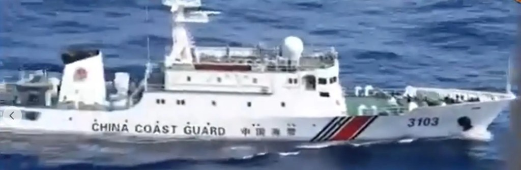 BRP Cabra keeps CCG vessel off Zambales&nbsp;coast