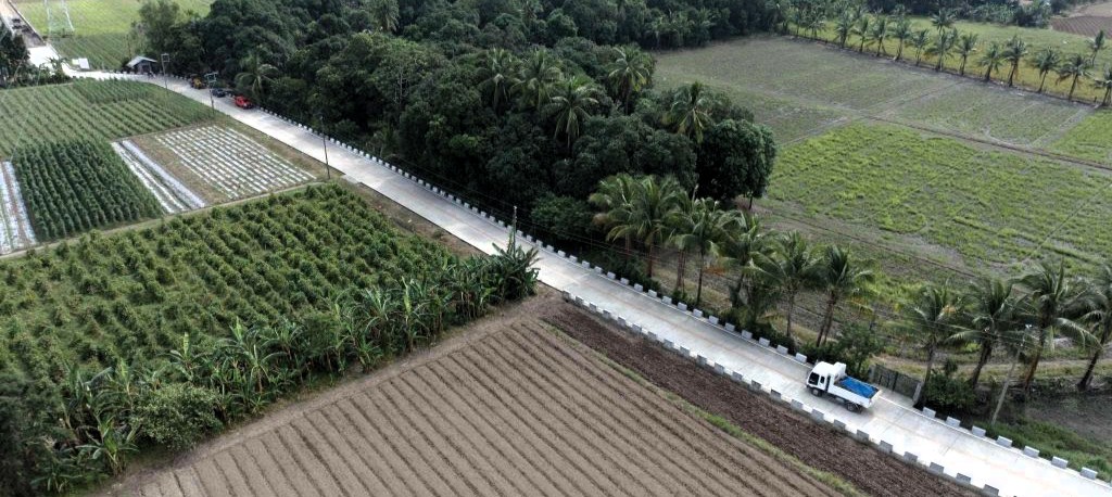 Orion farmers, residents benefit from newly completed DPWH road&nbsp;project