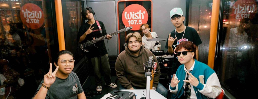 WISH 107.5 BUS DRAWS CROWDS AGAIN AT SM OLONGAPO&nbsp;DOWNTOWN