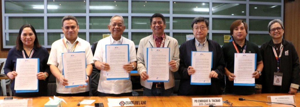 Zambales schools to collect plastic bottles for project&nbsp;funding