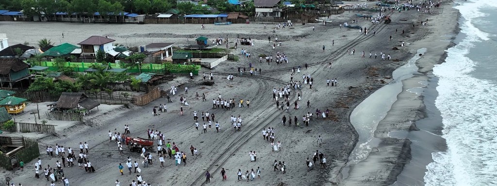 LOOK: Zambaleños turn out for Int’l Coastal&nbsp;Cleanup