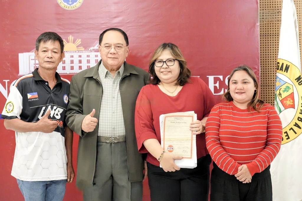 35 Subic families get land titles after 5 years