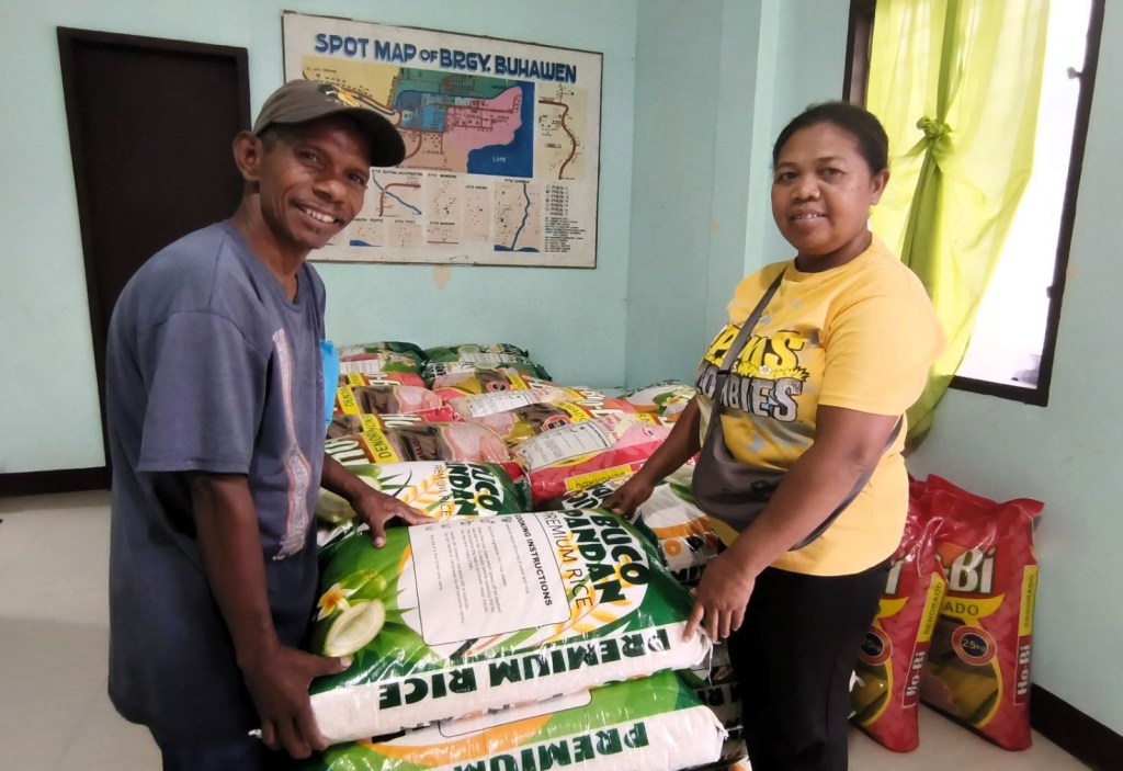 Aboitiz donates rice to IP communities in remote Zambales&nbsp;villages